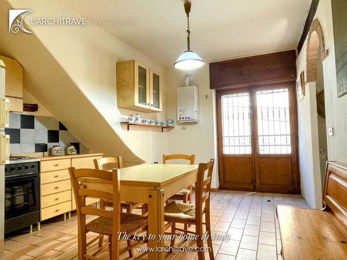 Image No.10-1 Bed House for sale