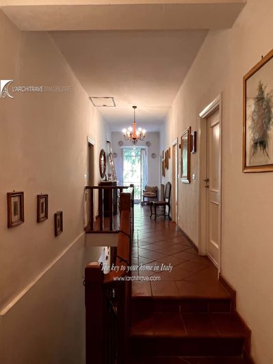 Image No.8-4 Bed House for sale