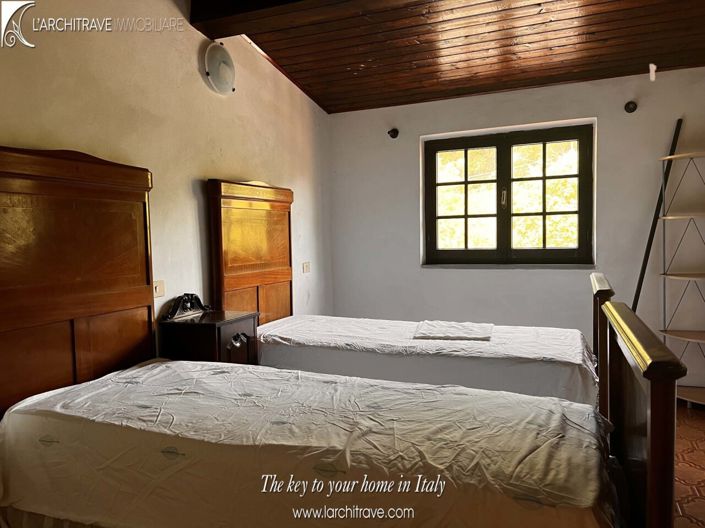 Image No.19-6 Bed House for sale