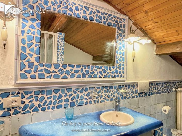 Image No.19-5 Bed House for sale