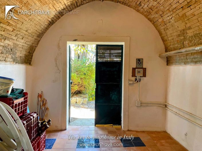 Image No.28-5 Bed House for sale