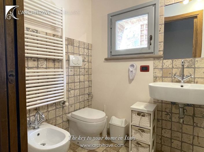 Image No.14-2 Bed House for sale