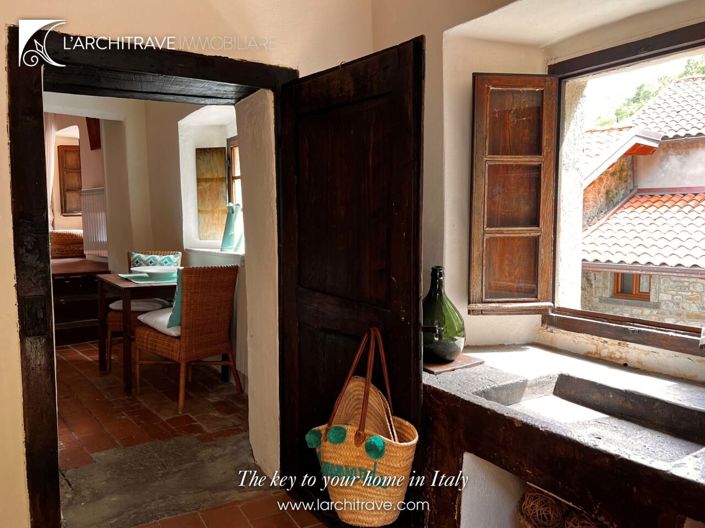 Image No.11-4 Bed House for sale