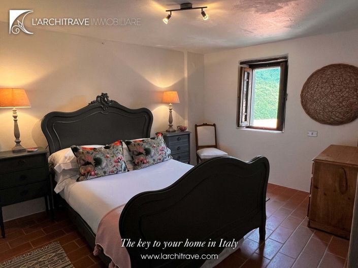 Image No.16-4 Bed House for sale