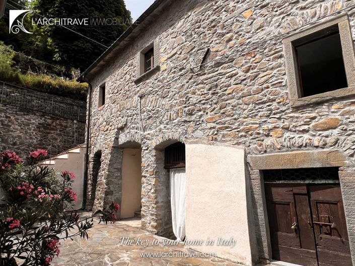 Image No.2-4 Bed House for sale