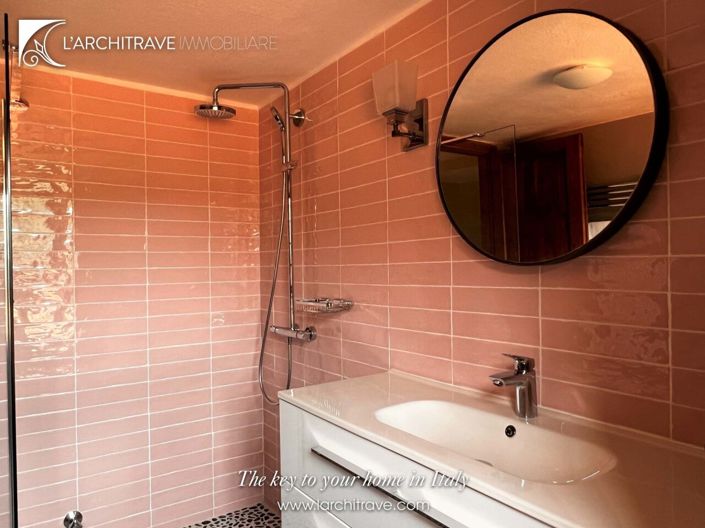 Image No.21-4 Bed House for sale