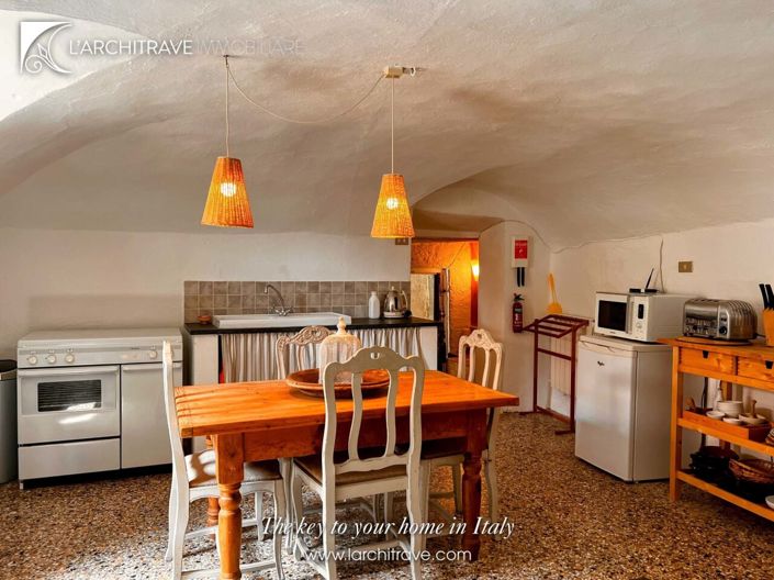 Image No.23-4 Bed House for sale
