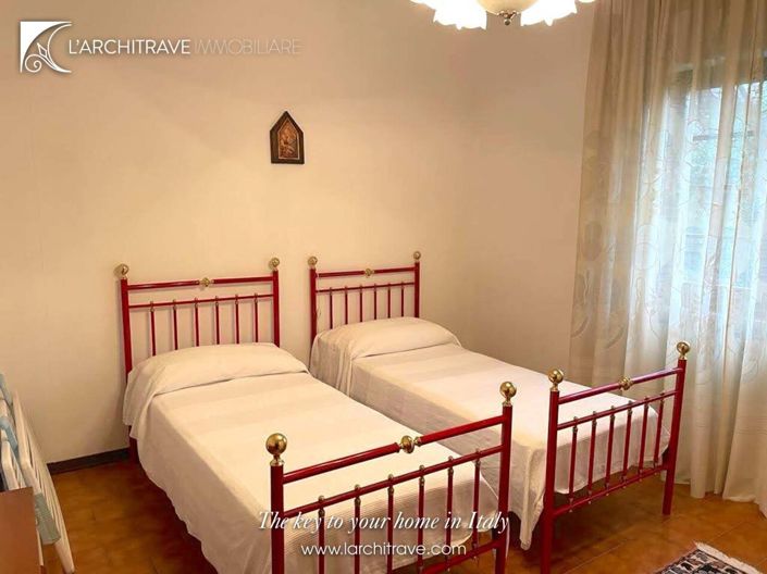 Image No.10-4 Bed House for sale