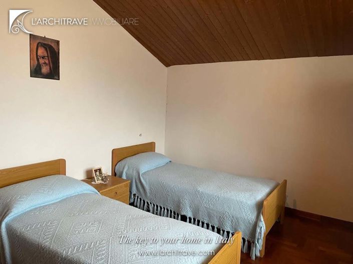 Image No.13-4 Bed House for sale