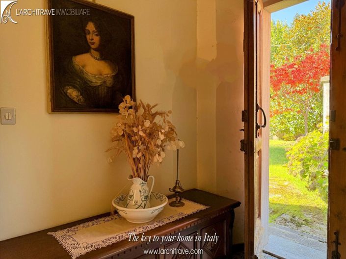 Image No.3-4 Bed House for sale