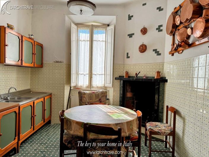 Image No.7-4 Bed House for sale