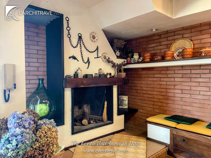 Image No.18-5 Bed House for sale