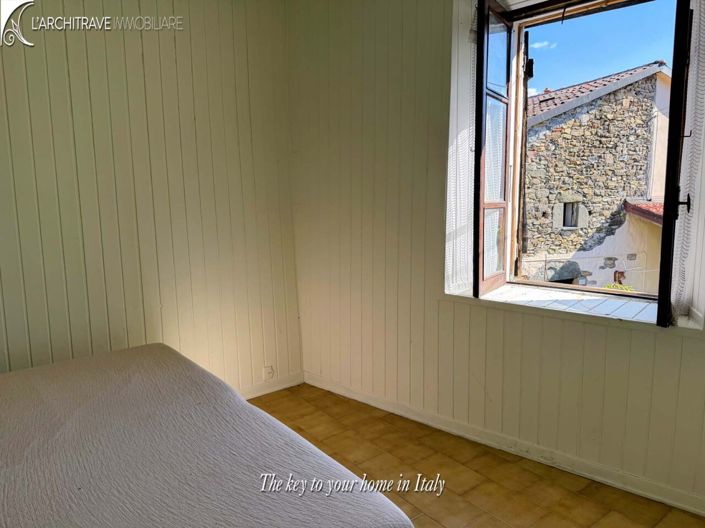 Image No.11-4 Bed House for sale