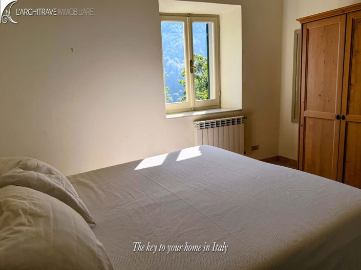 Image No.12-4 Bed House for sale