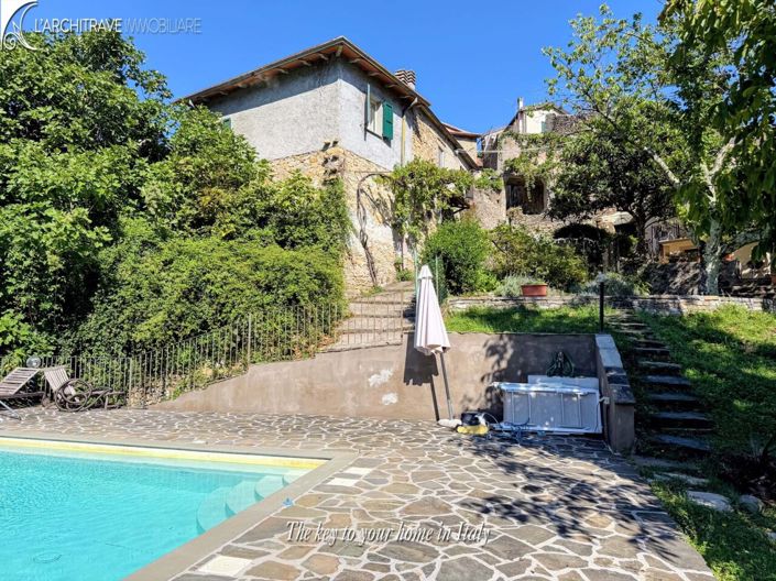 Image No.18-4 Bed House for sale