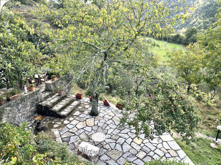Image No.20-4 Bed House for sale