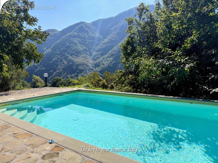 Image No.3-4 Bed House for sale