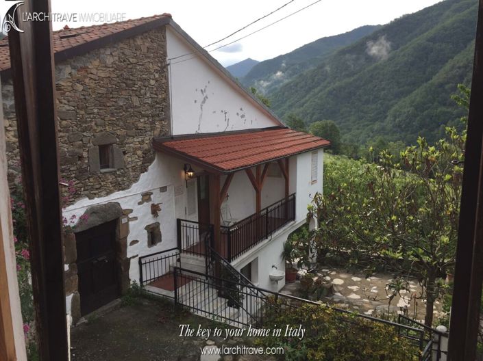 Image No.6-4 Bed House for sale