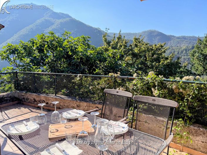 Image No.8-4 Bed House for sale