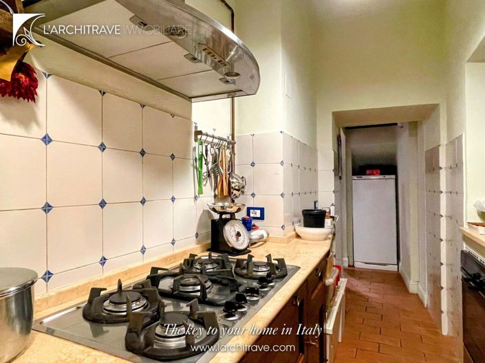 Image No.5-2 Bed House for sale