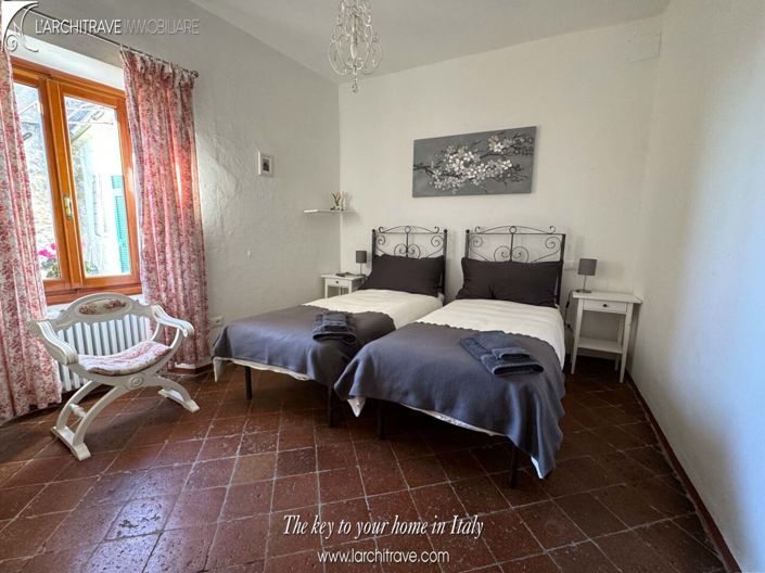 Image No.6-7 Bed House for sale