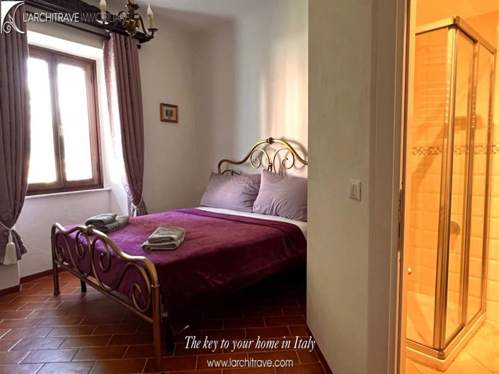 Image No.8-7 Bed House for sale