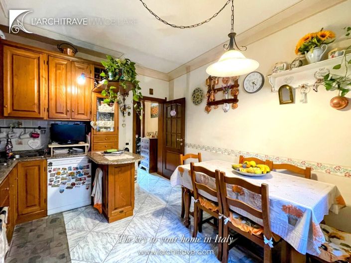 Image No.10-2 Bed House for sale