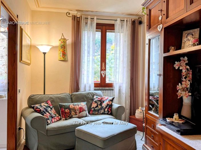 Image No.6-2 Bed House for sale