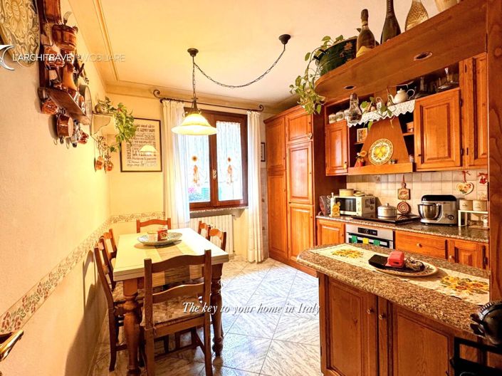 Image No.8-2 Bed House for sale