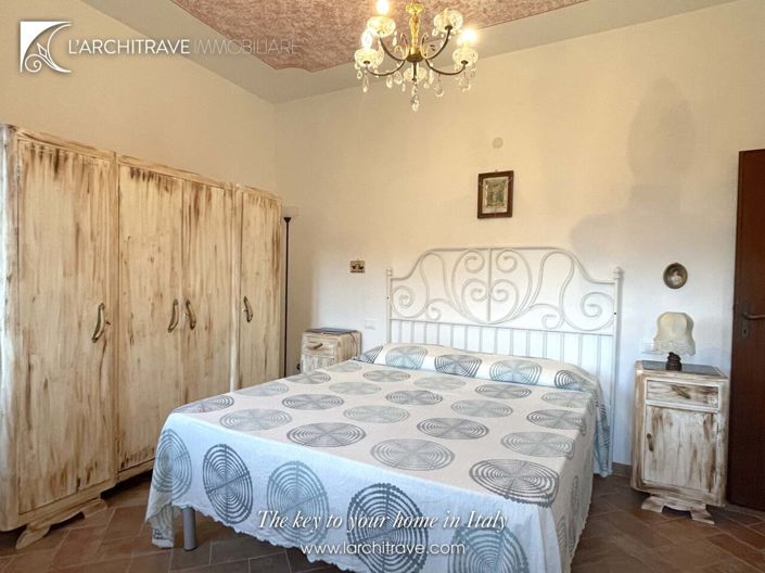 Image No.11-5 Bed House for sale