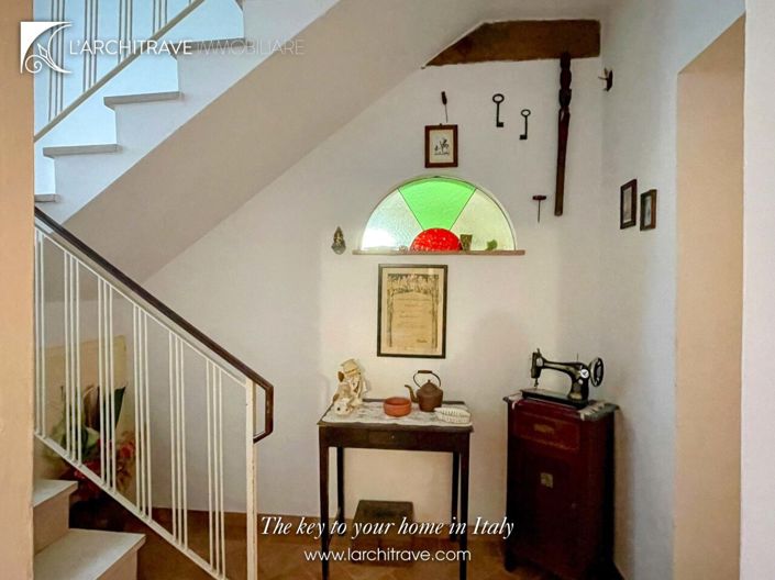 Image No.12-5 Bed House for sale