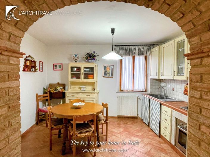 Image No.6-5 Bed House for sale