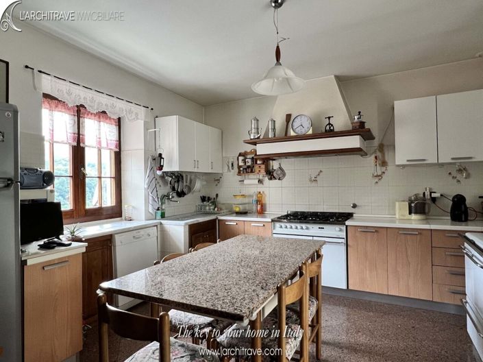 Image No.7-4 Bed House for sale