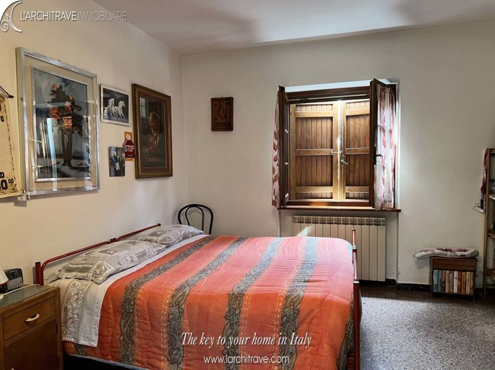 Image No.9-4 Bed House for sale