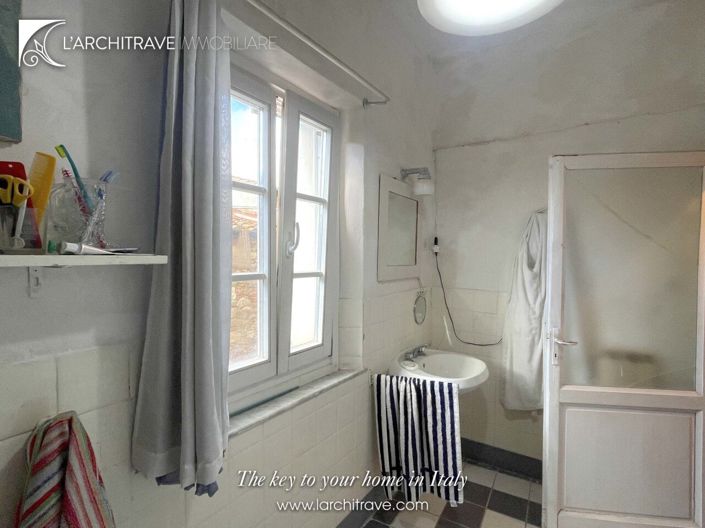 Image No.14-1 Bed House for sale