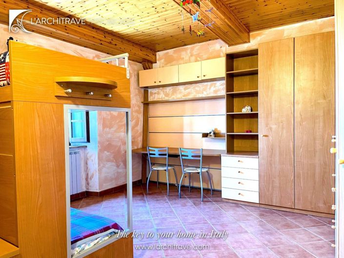 Image No.16-2 Bed House for sale