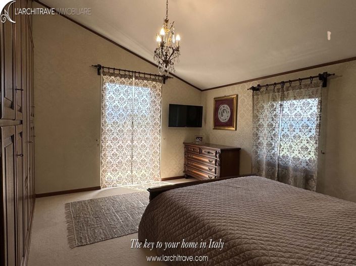 Image No.14-5 Bed House for sale