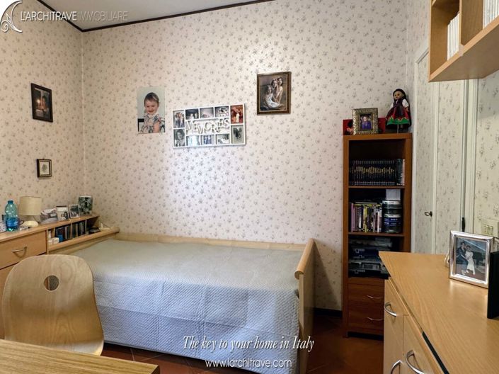 Image No.18-5 Bed House for sale