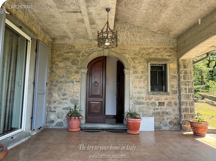 Image No.23-5 Bed House for sale