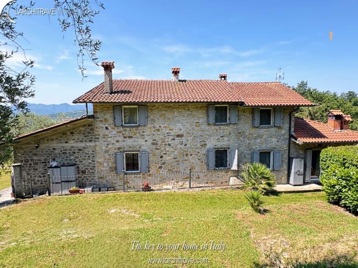 Image No.6-5 Bed House for sale