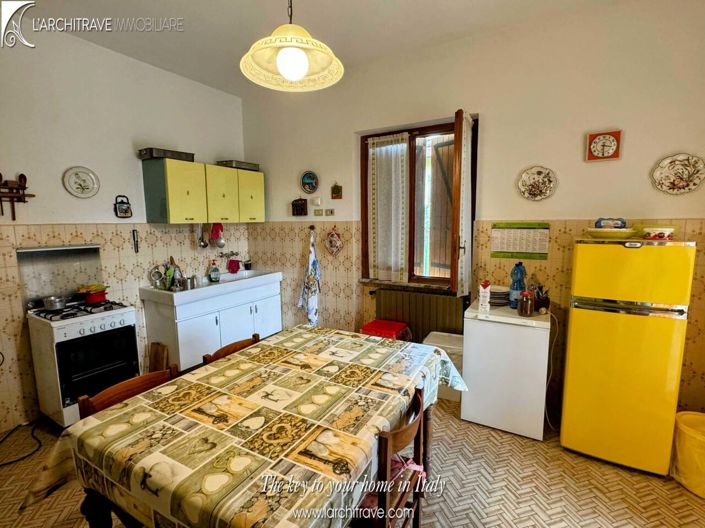 Image No.5-2 Bed House for sale