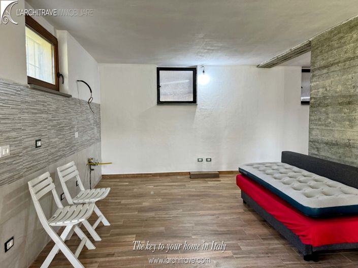 Image No.13-2 Bed House for sale