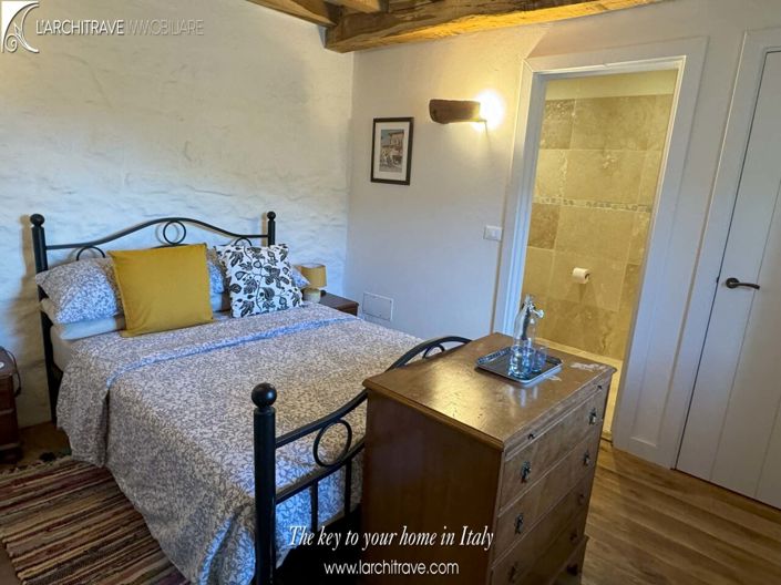 Image No.18-7 Bed House for sale