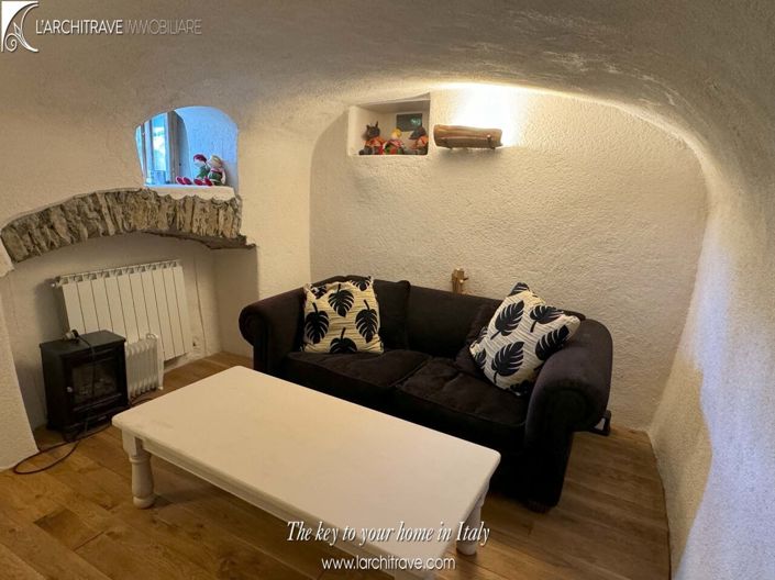 Image No.22-7 Bed House for sale