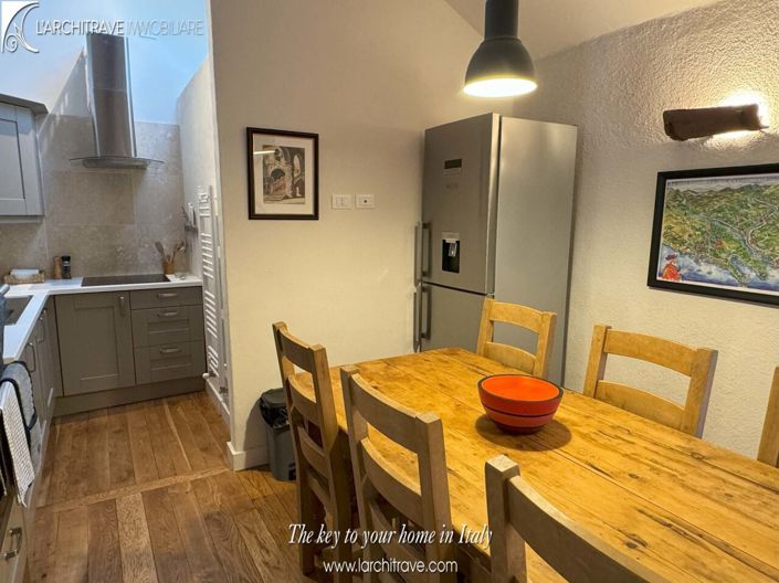 Image No.7-7 Bed House for sale