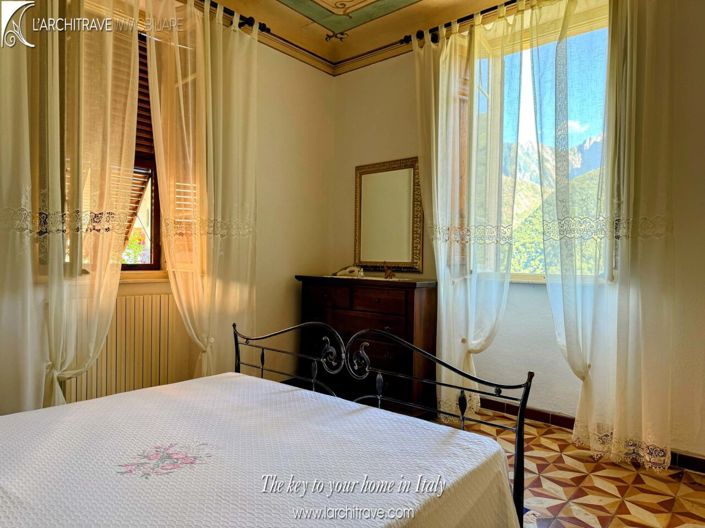 Image No.13-3 Bed House for sale