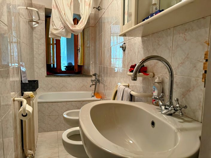 Image No.14-3 Bed House for sale