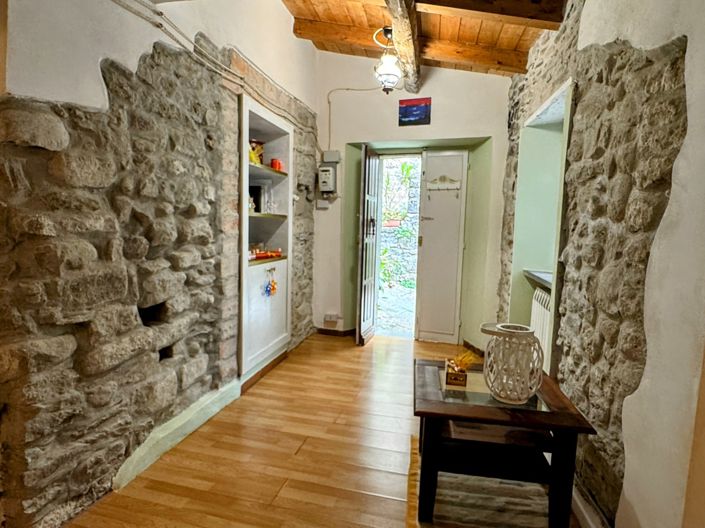 Image No.17-3 Bed House for sale