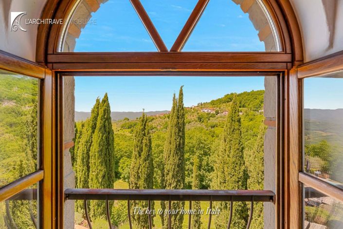 Image No.19-6 Bed House for sale