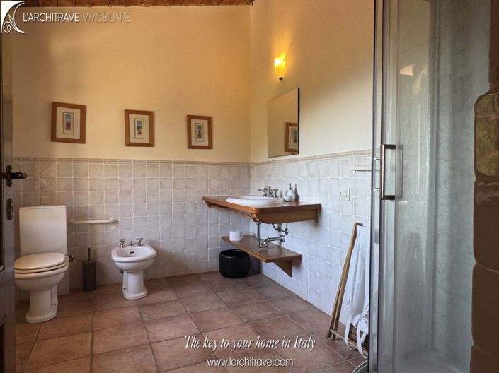 Image No.22-6 Bed House for sale